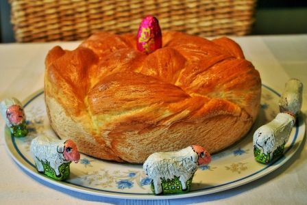 Easter braided sweet bread (husveti kalacs)