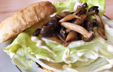 Shimeji mushroom sandwich