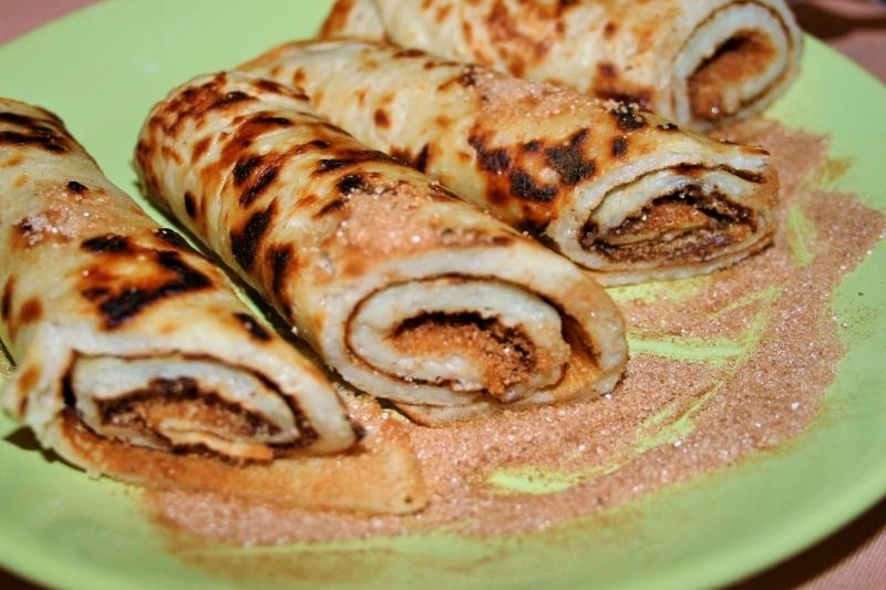 Apple pancake with cinnamonApple pancake with cinnamon