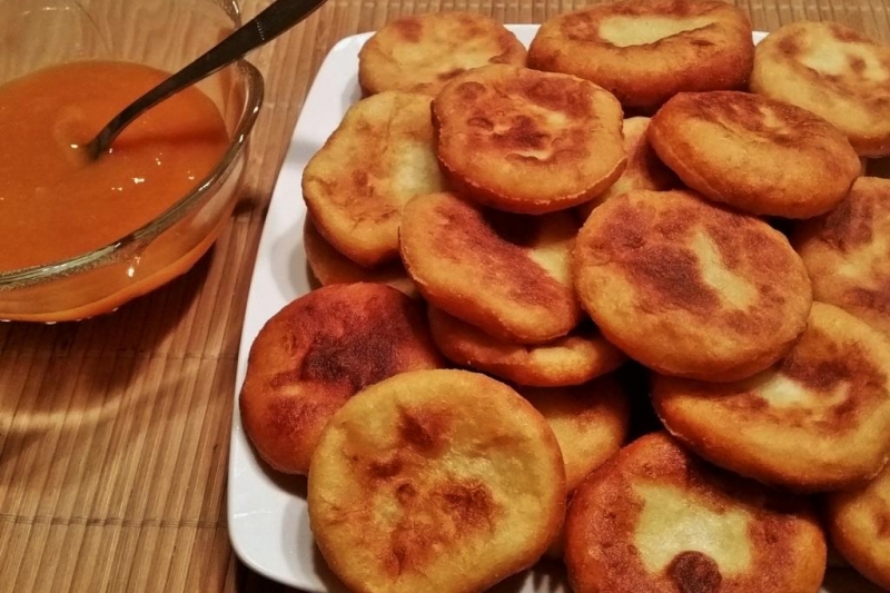 Potato cake with apricot jam